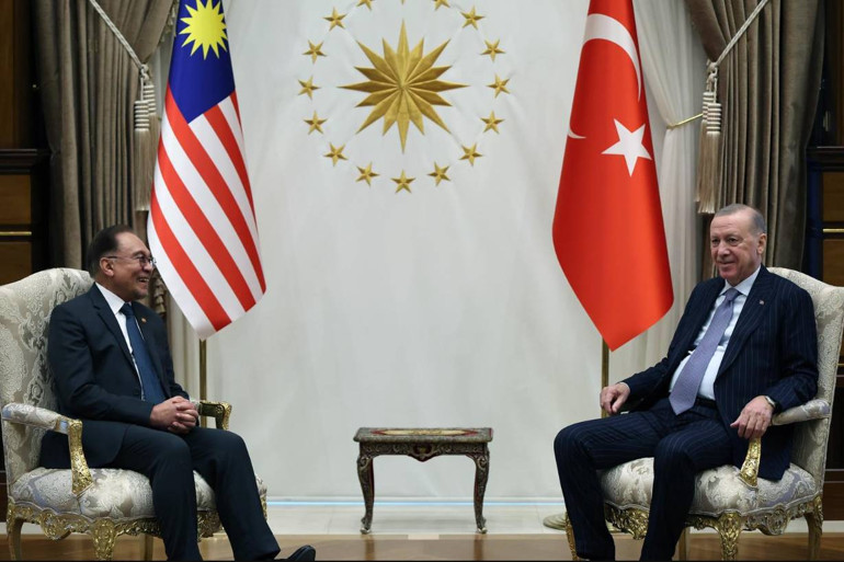 Malezya Başbakanı Türkiyede: Erdoğan, törenle karşıladı