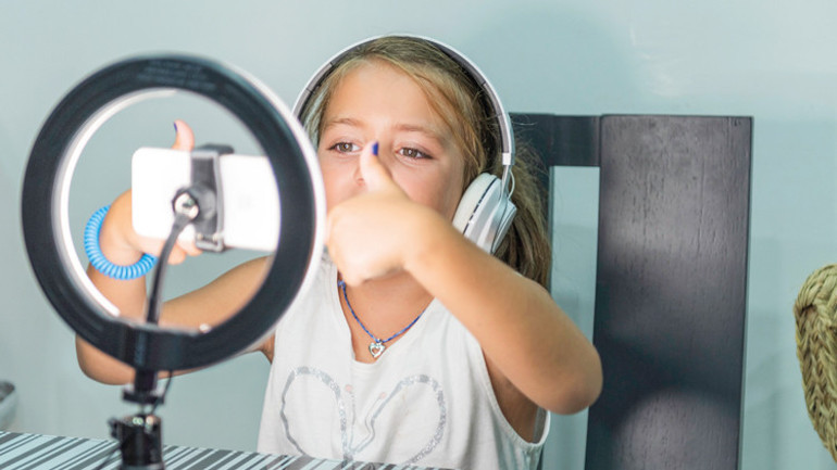 15 yaş altına sosyal medya yasağı geliyor