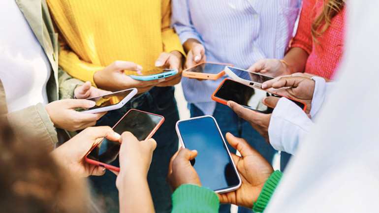 15 yaş altına sosyal medya yasağı geliyor