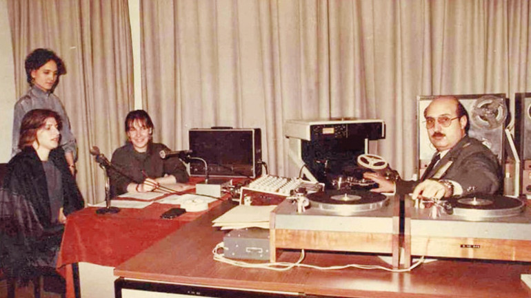 Telsizden mikrofona... Polis Radyosu