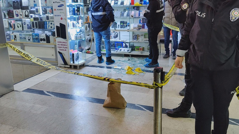  İş yerine sığındılar