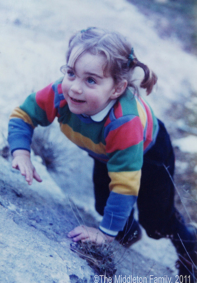 Ölümün soğuk nefesini çok yakından hissetmişti... Artık yaşlanmak bile onu mutlu ediyor... Sessiz gözyaşlarıyla çoktan barıştı