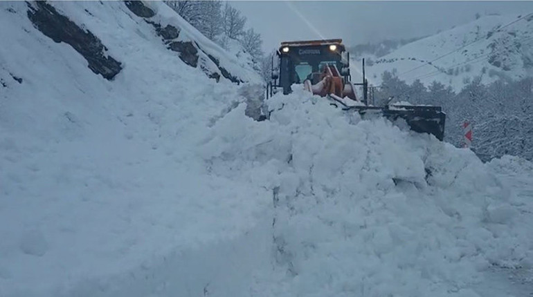 Türkiye yeniden beyaza bürünecek: Kuvvetli kar ve sağanak geliyor | Meteorolojiden yağış, çığ ve fırtına uyarısı: 27 ilde etkisini artıracak