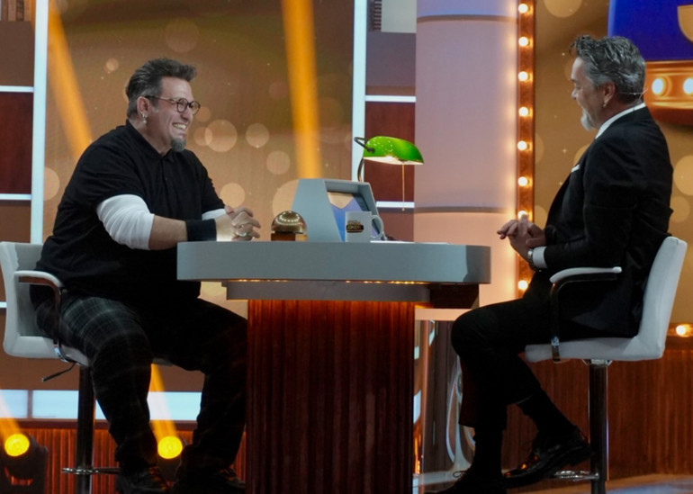 Kahkaha dolu gece... Beyazla Joker neşe saçtı