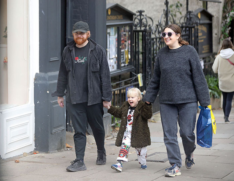 11 yaşında oynadığı tek rolle onu bütün dünya tanıdı… Şöhretin gölgesinden korkmadı… Şimdi büyük servetiyle kurduğu emlak şirketinde çalışıyor