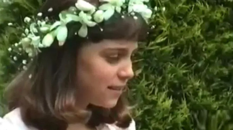 Ölümün soğuk nefesini çok yakından hissetmişti... Artık yaşlanmak bile onu mutlu ediyor... Sessiz gözyaşlarıyla çoktan barıştı