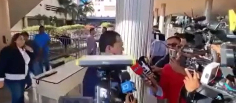  Patlayıcı madde milletvekilini yaraladı