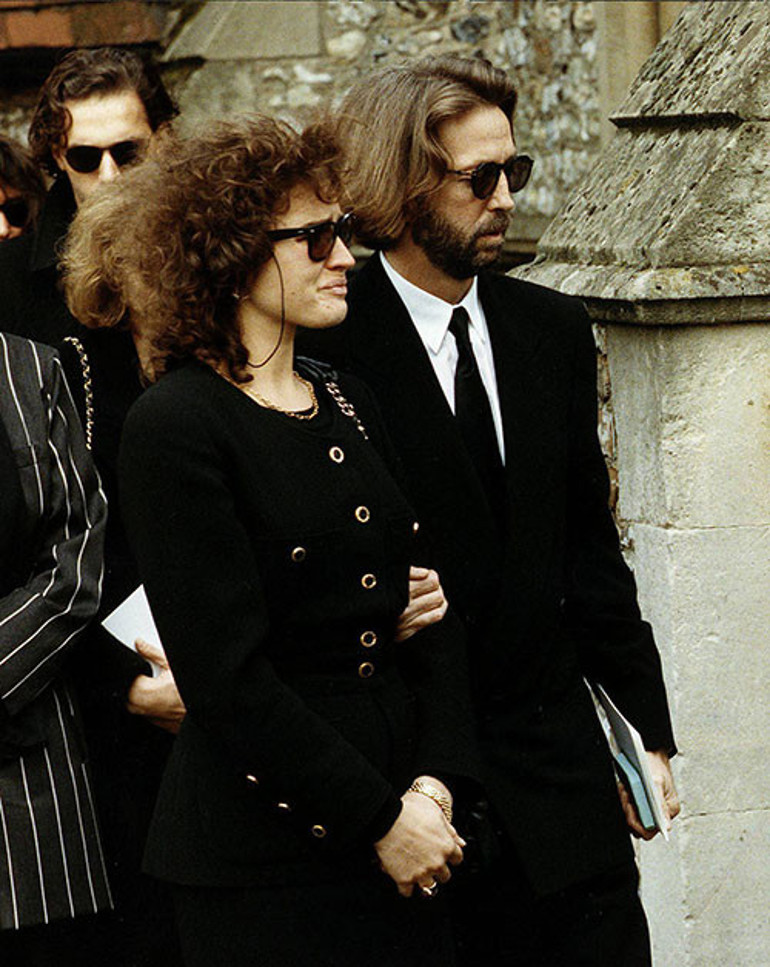 Ünlü şarkıcı üçüncü kez dede oldu