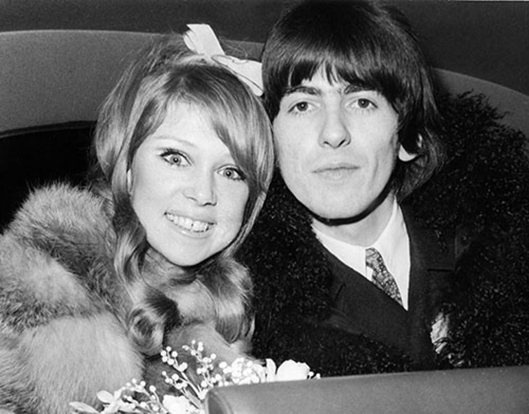 Ünlü şarkıcı üçüncü kez dede oldu