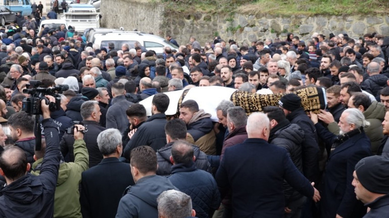 Saç ektirdiği sırada fenalaşıp hayatını kaybetmişti Yakınları anlattı: Sıklıkla sağlık taraması yaptırırmış