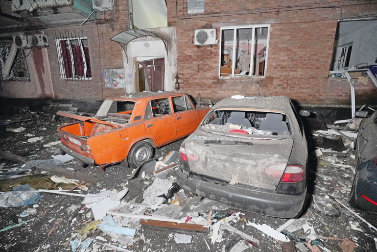 Rusya Ukrayna’yı Oreşnik ve dronlarla vurdu... Hazar’dan attı NATO’ya gözdağı verdi