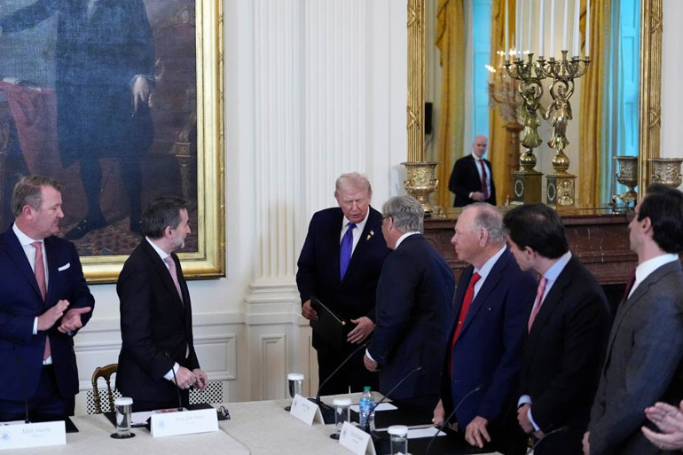 Trump, ABDli petrol şirketlerinin yöneticileriyle Venezuelayı görüştü