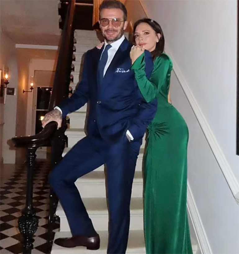 Güzelliği kadar serveti de çekici gelmiş... Karısının yanında yoksul kaldı, vicdanına sığındı