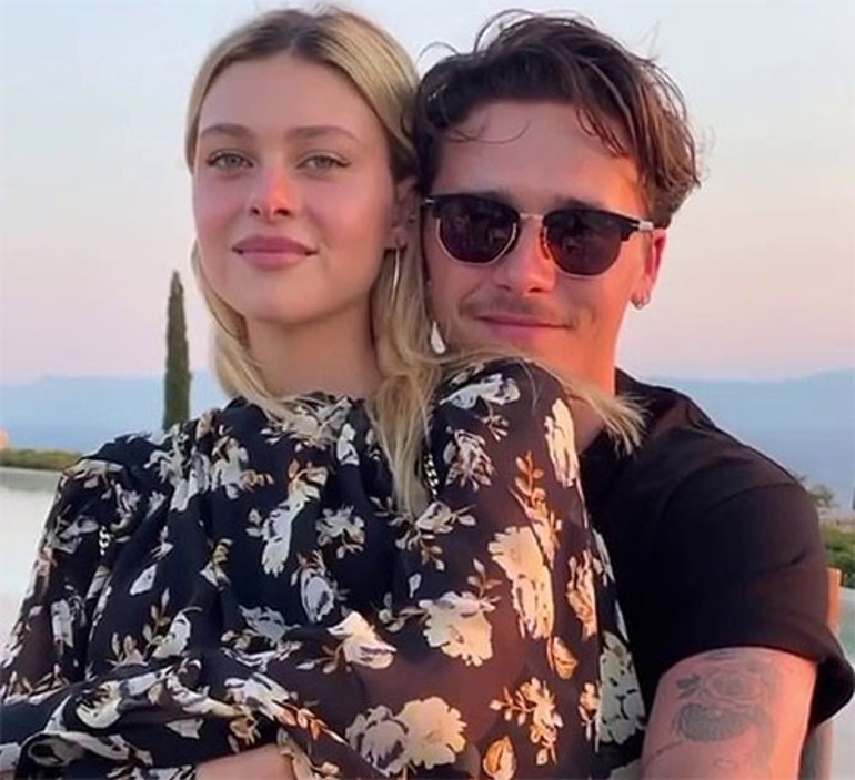 Güzelliği kadar serveti de çekici gelmiş... Karısının yanında yoksul kaldı, vicdanına sığındı