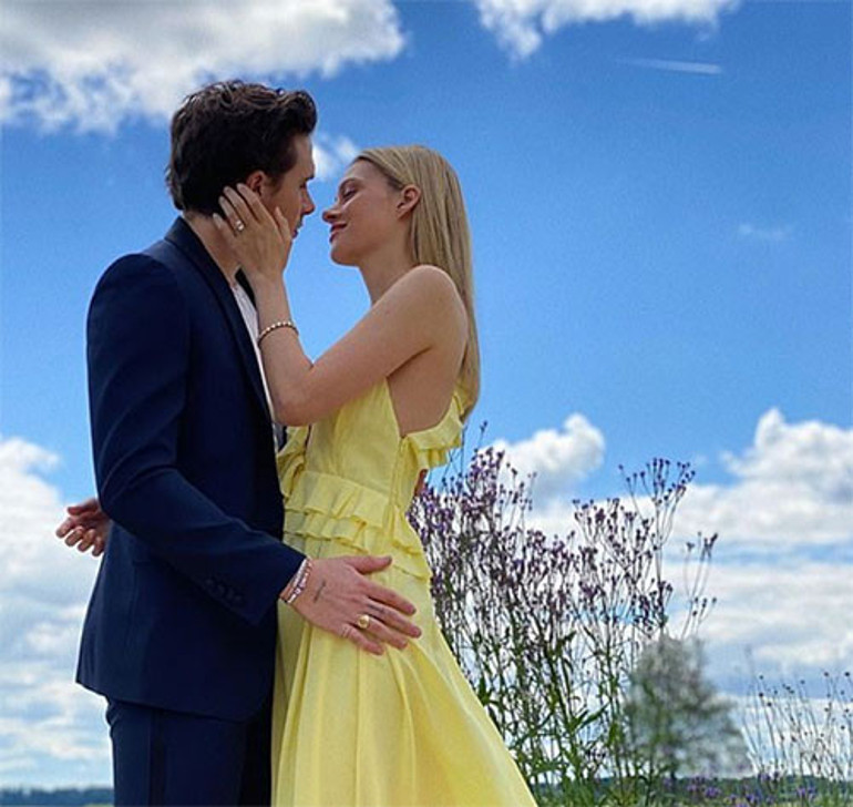 Güzelliği kadar serveti de çekici gelmiş... Karısının yanında yoksul kaldı, vicdanına sığındı