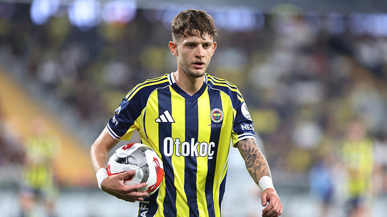 Fenerbahçede Sebastian Szymanski için transfer açıklaması geldi