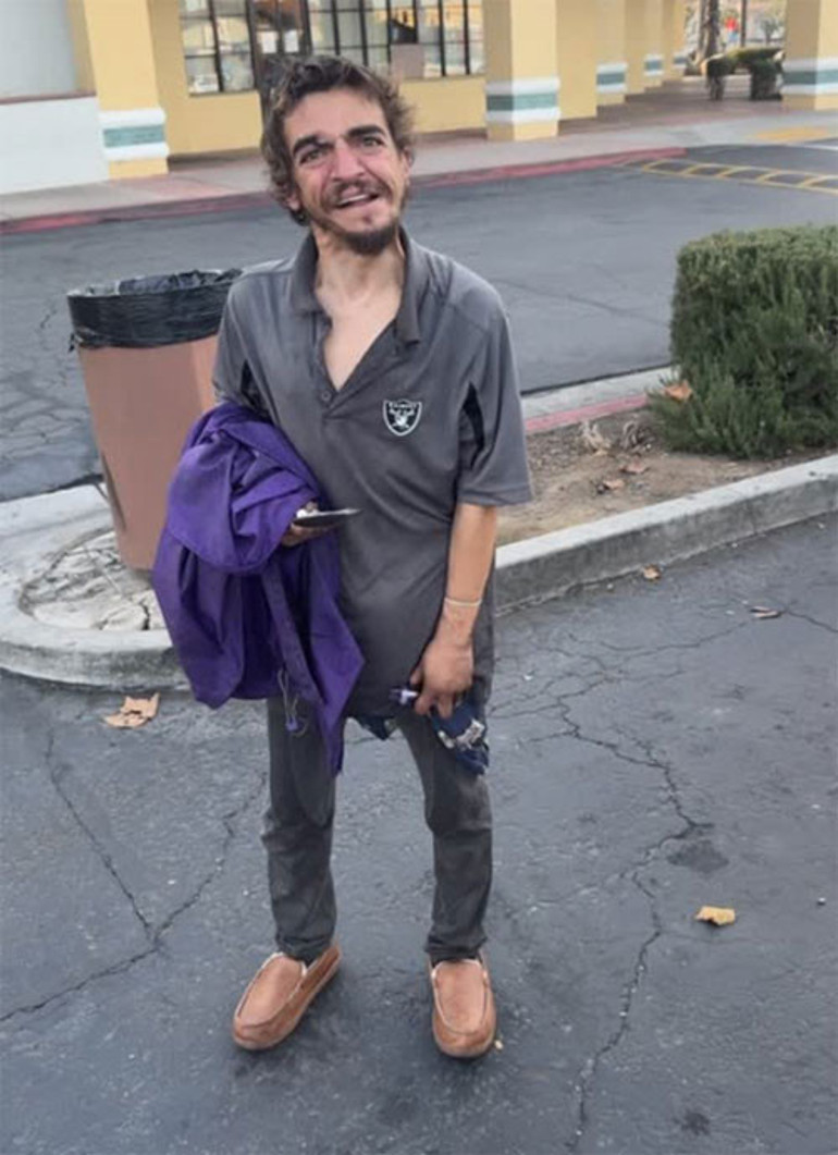 Onun için beslenen son umut da soldu... Eski oyuncu yine sokaklara döndü: Bir kenarda öylece tükenip gidecek