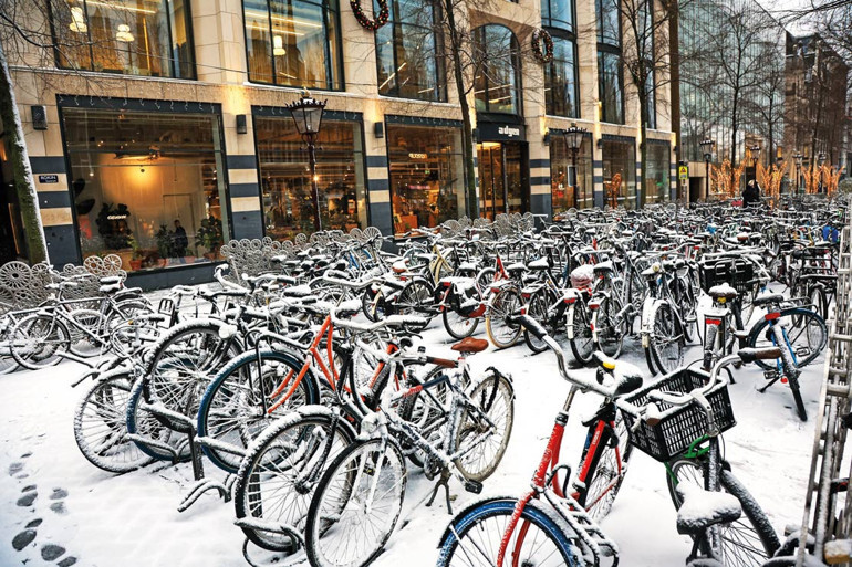 Avrupa fırtınaya tutuldu