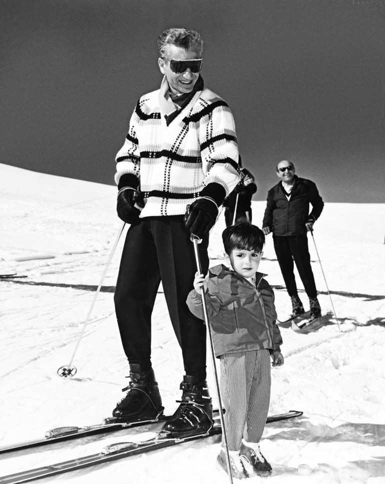 İran karıştı… Şah’ın oğlu yine sahnede