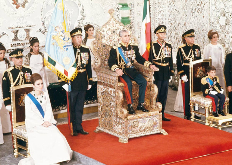 İran karıştı… Şah’ın oğlu yine sahnede