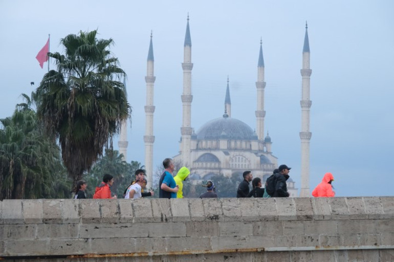 16. Uluslararası Adana Kurtuluş Yarı Maratonu koşuldu