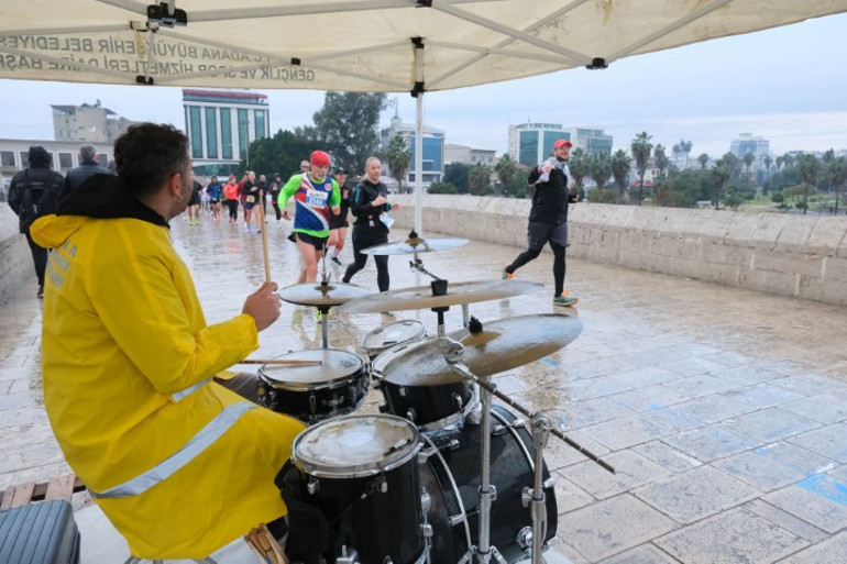 16. Uluslararası Adana Kurtuluş Yarı Maratonu koşuldu