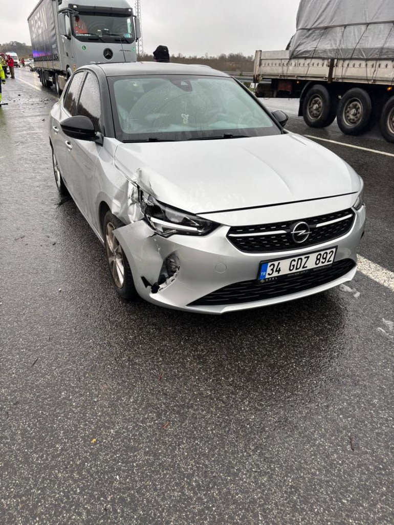 İzmir-İstanbul Otoyolunda zincirleme kaza: 1 ölü, 10 yaralı