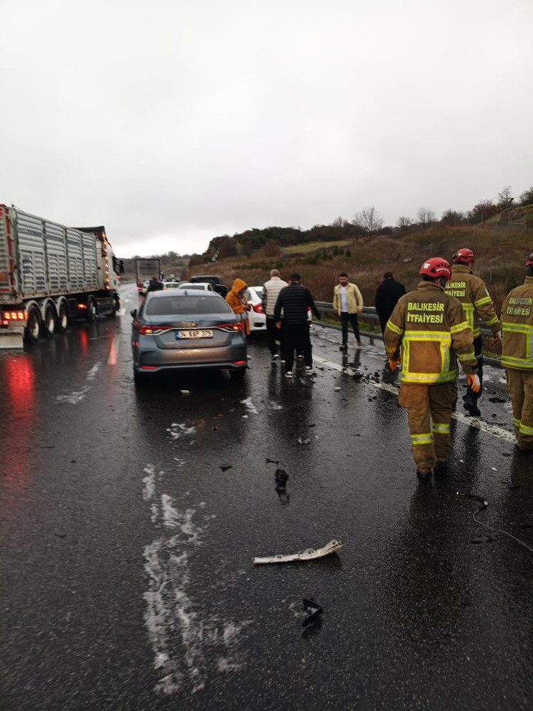 İzmir-İstanbul Otoyolunda zincirleme kaza: 1 ölü, 10 yaralı