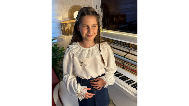 İpek Nisa Göker’den yeni tekli “Yıldız Tozu”