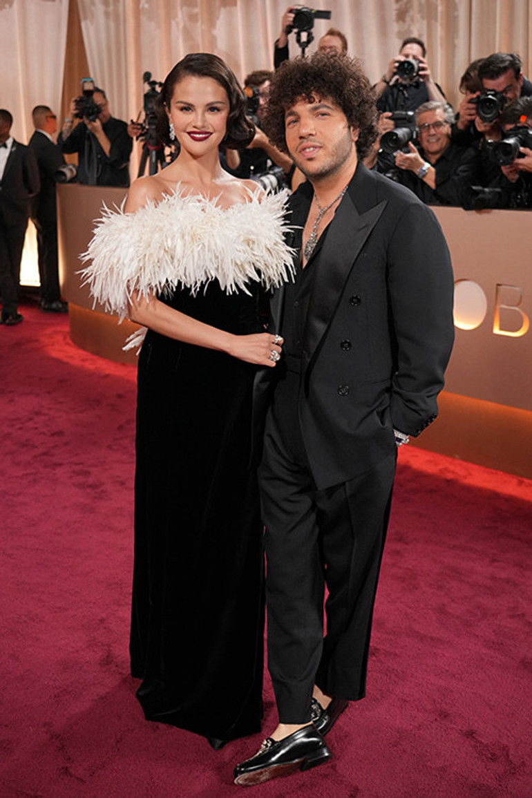 Yeni gelin kırmızı halıda: Gösterişli düğünden sonra ilk kez