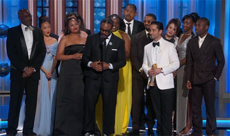 Bebeklerim, bebeklerim diye ağladı, ilk ödülünü aldı: İşte Altın Kürede en iyiler