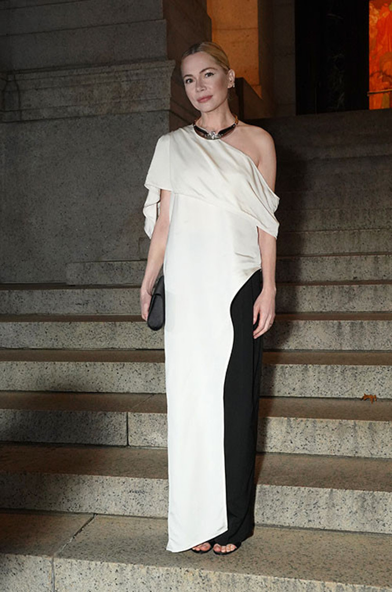 Bebeklerim, bebeklerim diye ağladı, ilk ödülünü aldı: İşte Altın Kürede en iyiler