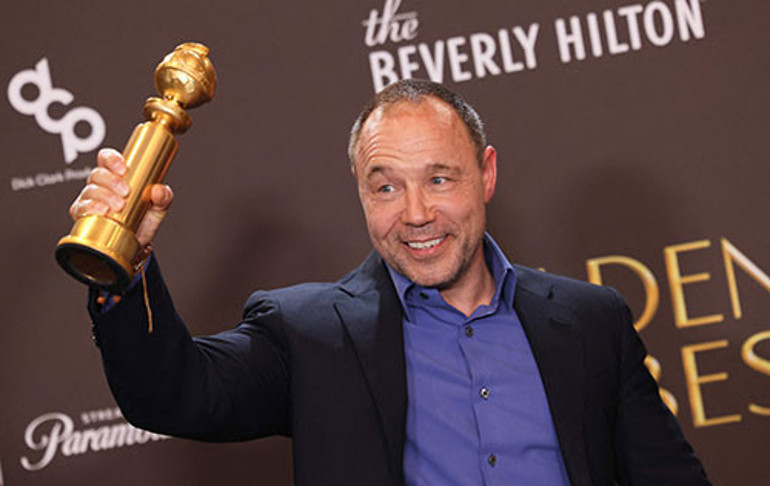 Bebeklerim, bebeklerim diye ağladı, ilk ödülünü aldı: İşte Altın Kürede en iyiler