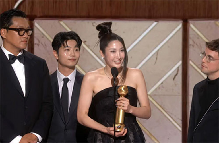 Bebeklerim, bebeklerim diye ağladı, ilk ödülünü aldı: İşte Altın Kürede en iyiler