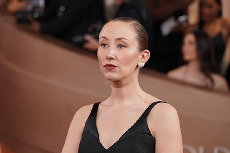 Bebeklerim, bebeklerim diye ağladı, ilk ödülünü aldı: İşte Altın Kürede en iyiler