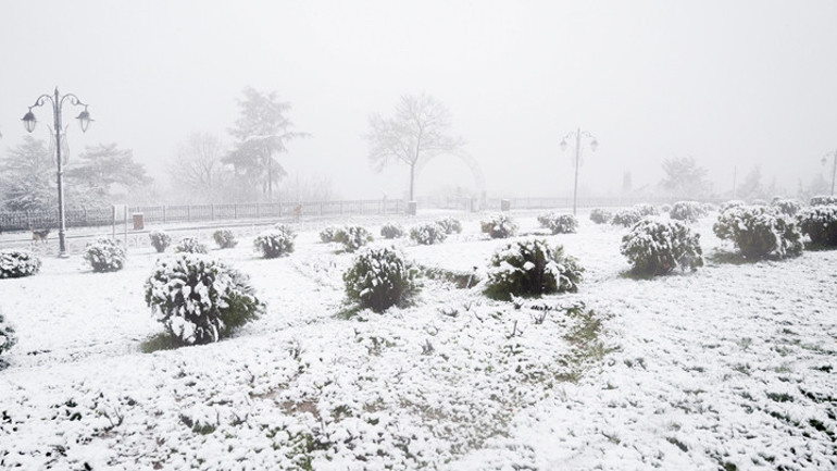 Meteorolojiden 41 il için sarı kodlu hava durumu uyarısı İstanbulda kar yağışı etkili oluyor... Prof. Dr. Şen: Kritik 24 saate girdik