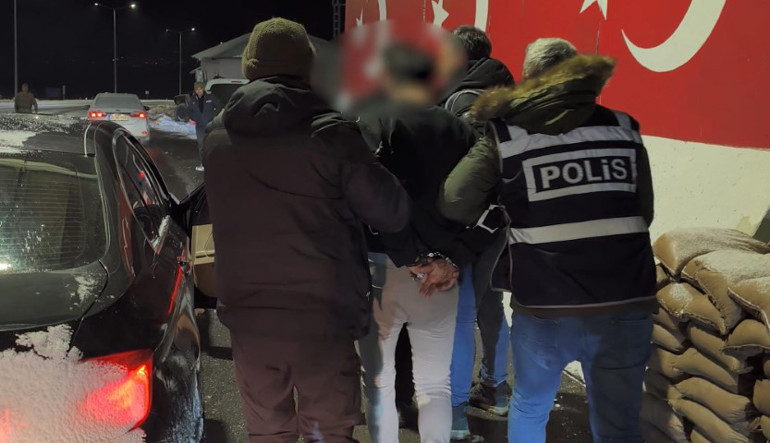 Kuyumcuya girip 6 kilo altın çalan hırsızdan şaşkına çeviren ifade