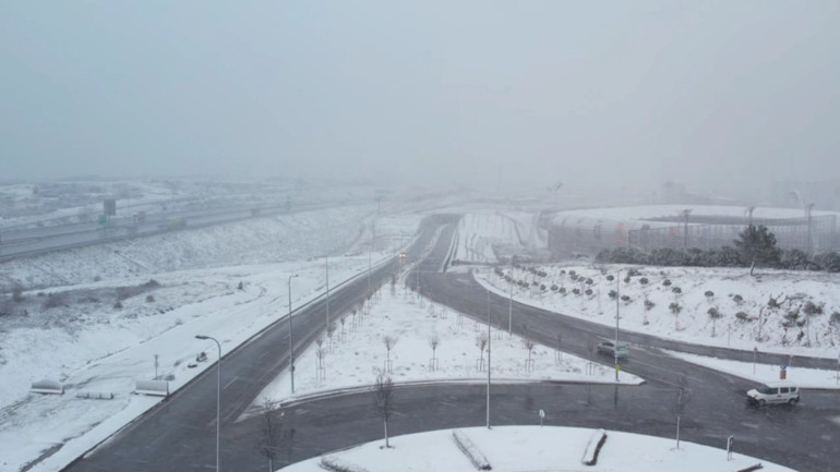 Meteorolojiden 41 il için sarı kodlu hava durumu uyarısı İstanbulda kar yağışı etkili oluyor... Prof. Dr. Şen: Kritik 24 saate girdik