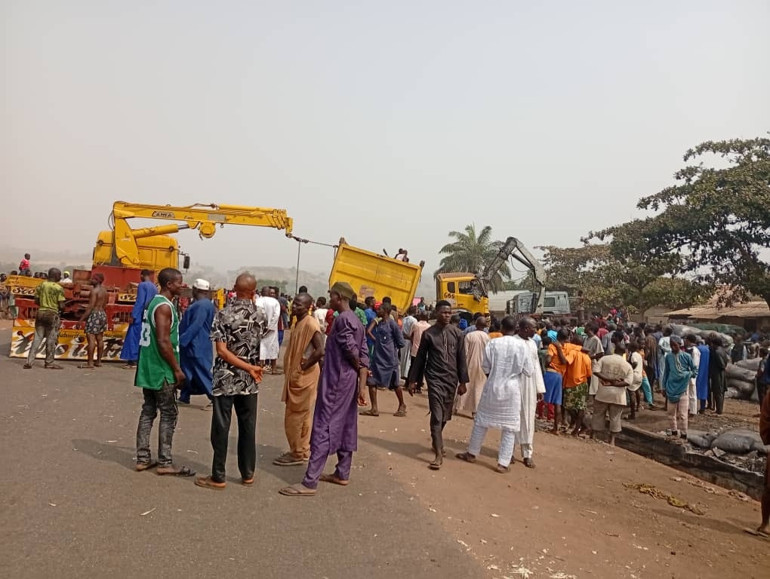 Nijeryada katliam gibi kaza: 12 kişi hayatını kaybetti