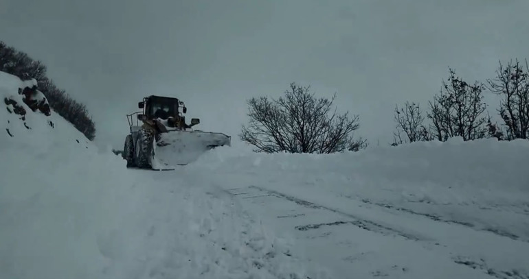 Meteorolojiden 41 il için sarı kodlu hava durumu uyarısı İstanbulda kar yağışı etkili oluyor... Prof. Dr. Şen: Kritik 24 saate girdik
