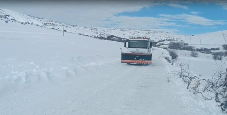 Meteorolojiden 41 il için sarı kodlu hava durumu uyarısı İstanbulda kar yağışı etkili oluyor... Prof. Dr. Şen: Kritik 24 saate girdik