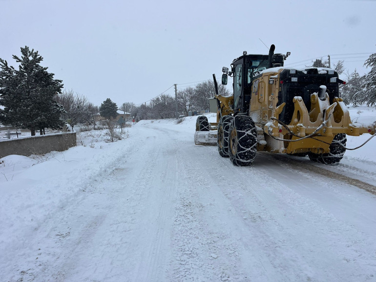 Meteorolojiden 41 il için sarı kodlu hava durumu uyarısı İstanbulda kar yağışı etkili oluyor... Prof. Dr. Şen: Kritik 24 saate girdik