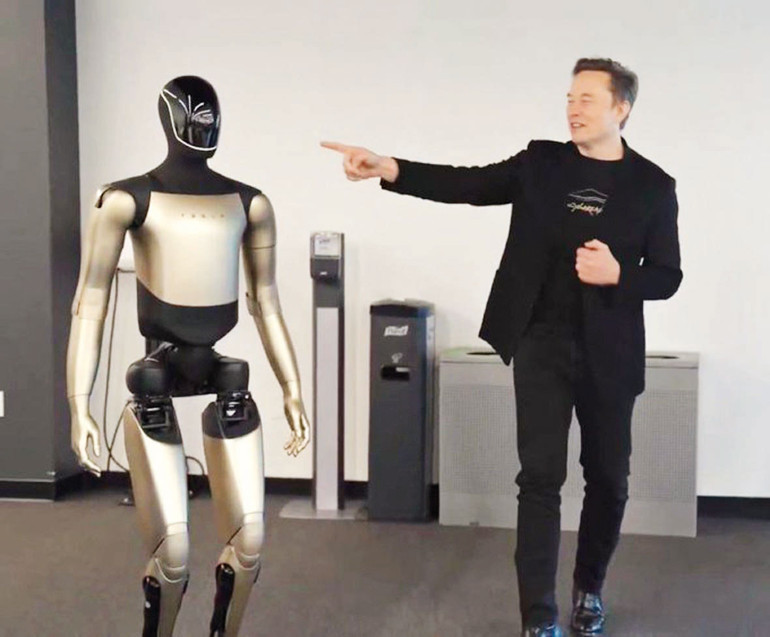 Elon Musk gençlere ‘Tıp okumayın robotlar geliyor’ dedi... Robottan cerrah olur mu