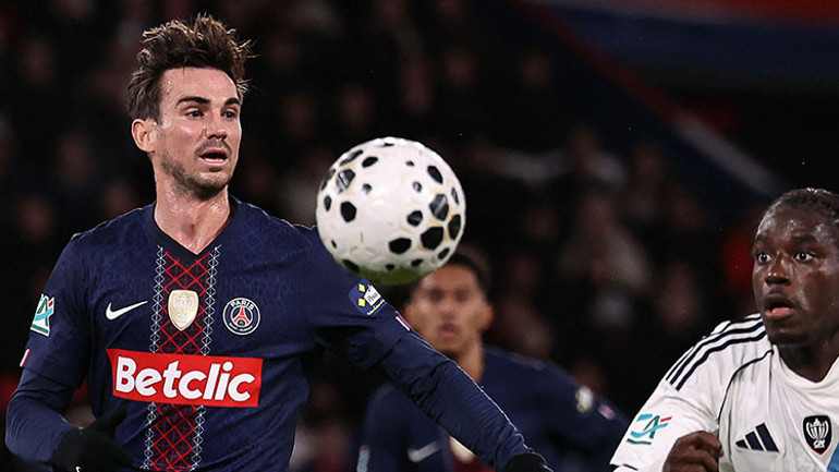 Galatasaray, Fenerbahçe yenilgisi sonrası transferde gaza bastı 2 dünya yıldızı geliyor