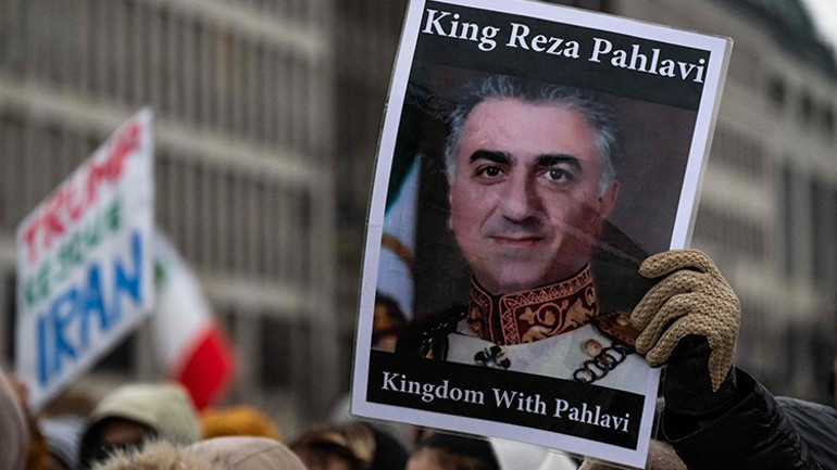  Rıza Pehlevi, babasının misyonunu tamamlamak istiyor