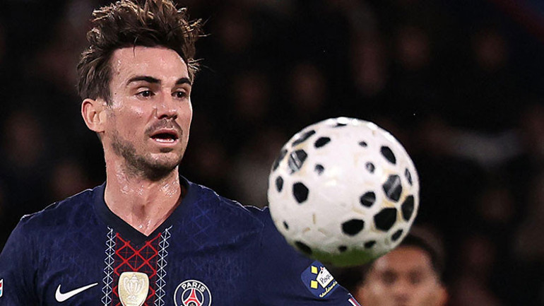 Galatasaray, Fenerbahçe yenilgisi sonrası transferde gaza bastı 2 dünya yıldızı geliyor