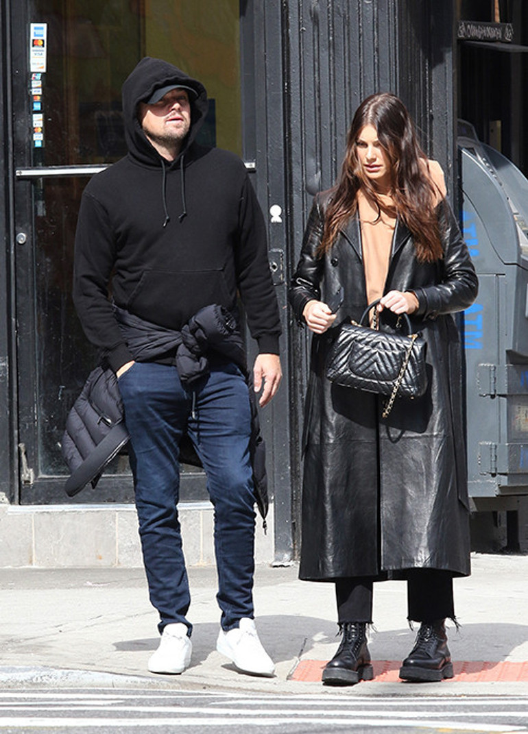 Hala torunu yaşında sevgili peşinde... İlk kez birisi arkasından konuştu: Annemin aşkı, benim çok değerli üvey babamdı