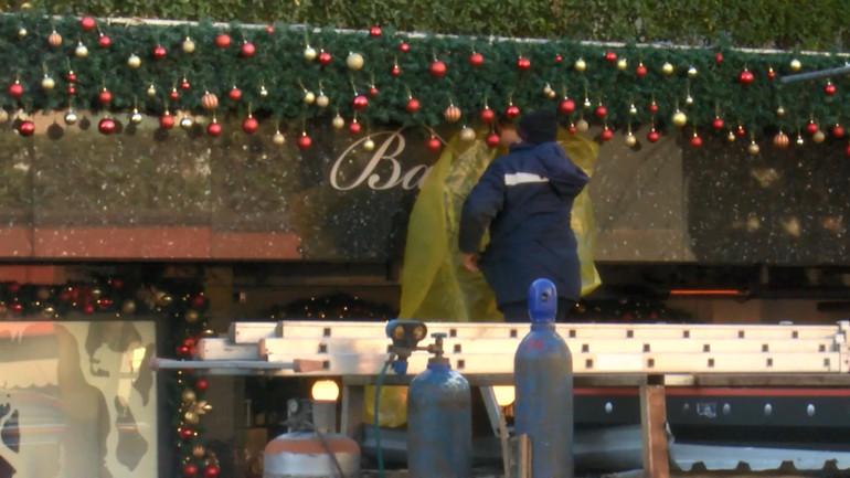 İstanbuldaki ünlü pastanenin kaçak bölümleri yıkıldı