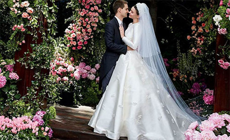 Beğendiği adam onu aramayınca ilk adımı attı: Bir cümleyle aklını başından aldı... Telli duvaklı gelin oldu... Şimdi zengin kocasıyla üç çocuğunu büyütüyor