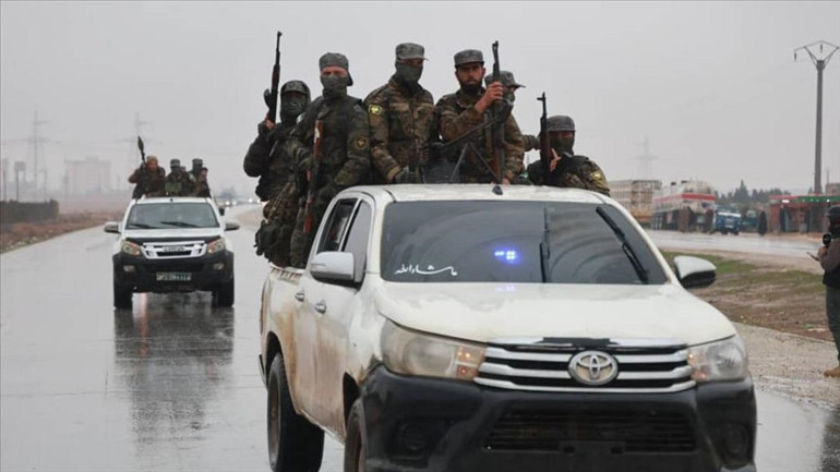 Suriye ordusu harekat düzenine geçti: YPG/SDGye son uyarı: Tahliye için kullanılan köprüye saldırı